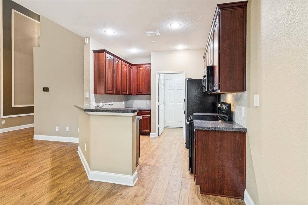 8537 Brunswick Drive, Plano, TX 75024 8537 Brunswick Drive, Plano, TX 75024