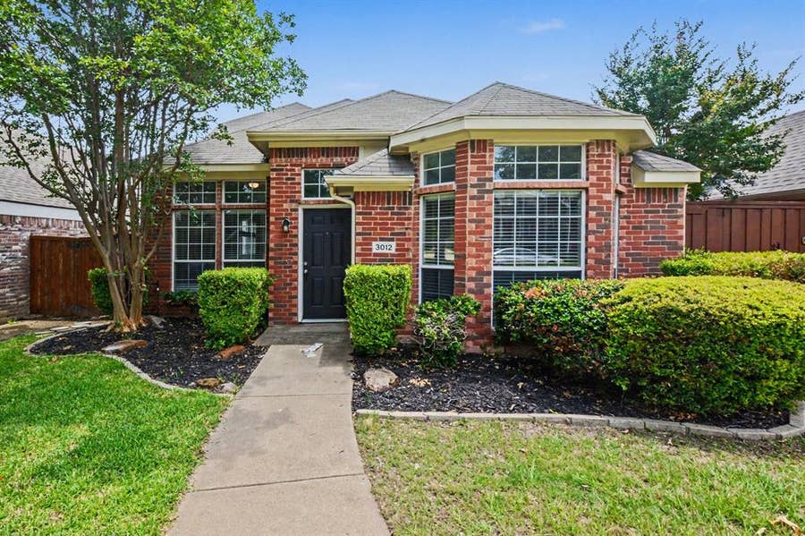 Property photo for 3012 Ridge Hollow Drive, Plano, TX