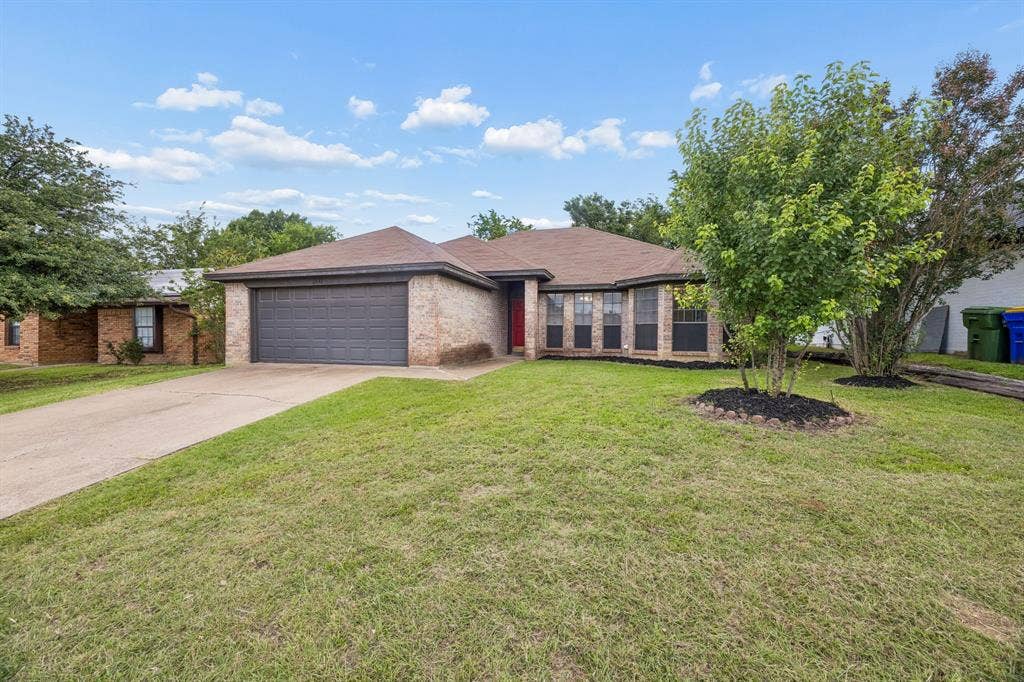 6433 Ridglea Drive, Watauga, TX 76148 6433 Ridglea Drive, Watauga, TX 76148