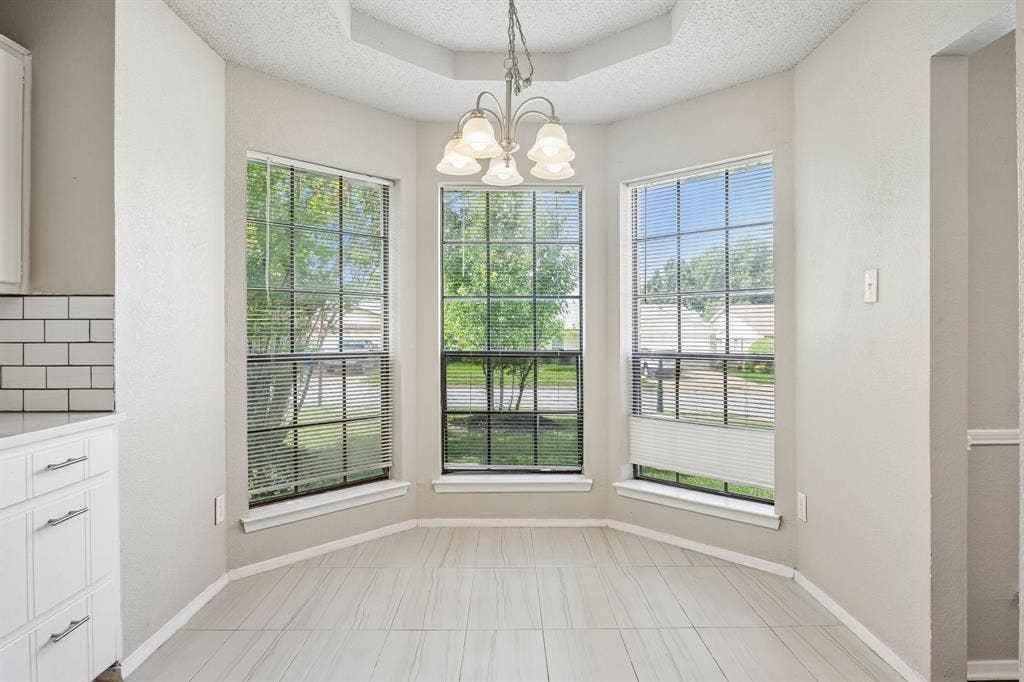6433 Ridglea Drive, Watauga, TX 76148 6433 Ridglea Drive, Watauga, TX 76148