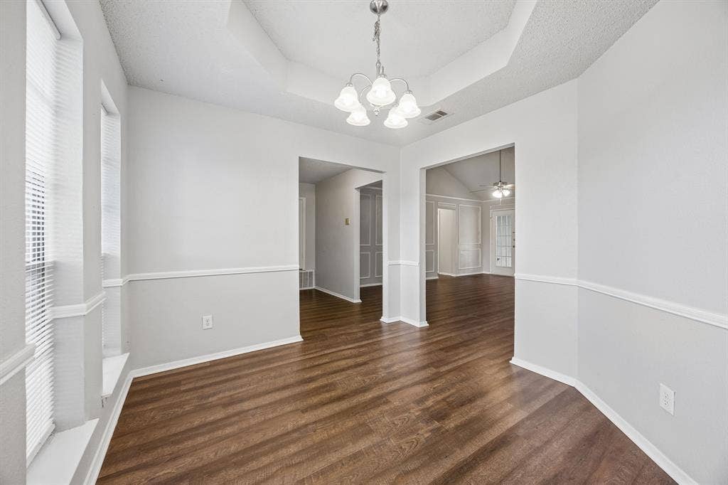 6433 Ridglea Drive, Watauga, TX 76148 6433 Ridglea Drive, Watauga, TX 76148