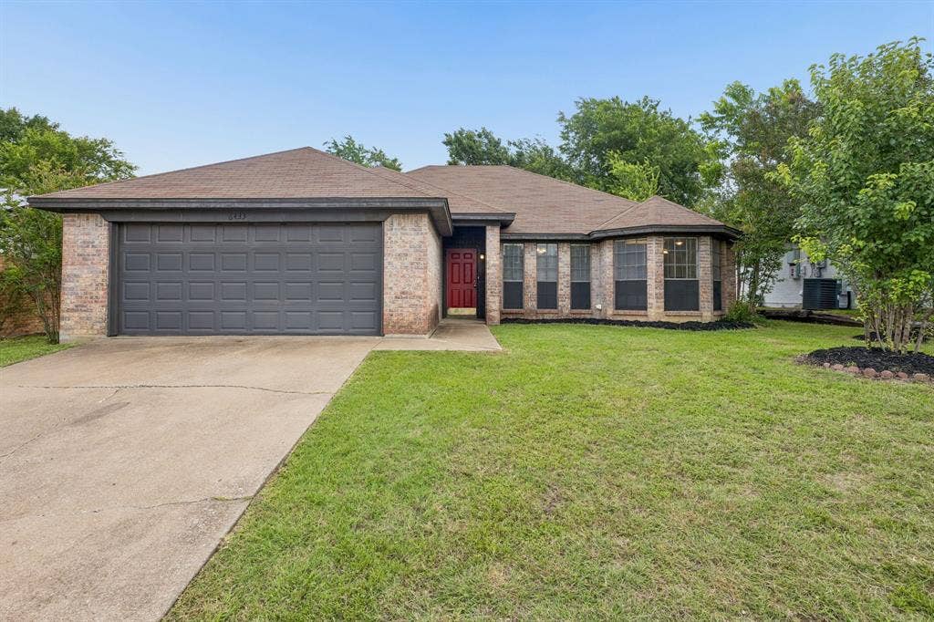 6433 Ridglea Drive, Watauga, TX 76148 6433 Ridglea Drive, Watauga, TX 76148