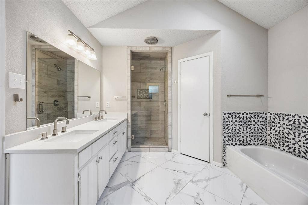 6433 Ridglea Drive, Watauga, TX 76148 6433 Ridglea Drive, Watauga, TX 76148
