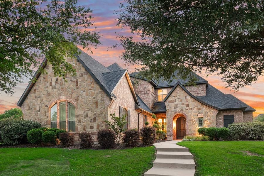 Property photo for 108 Berkshire Lane, Heath, TX