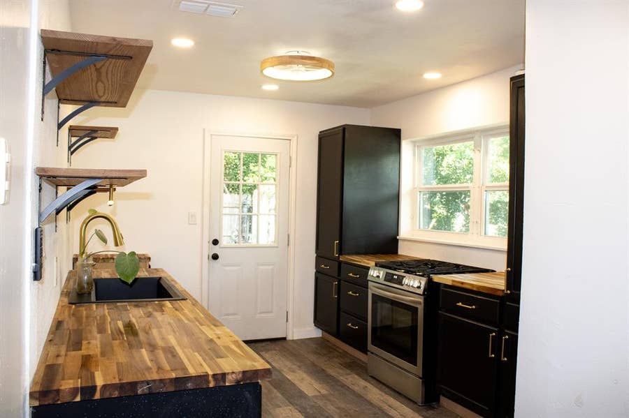 Property photo for 3825 W Spurgeon Street, Fort Worth, TX