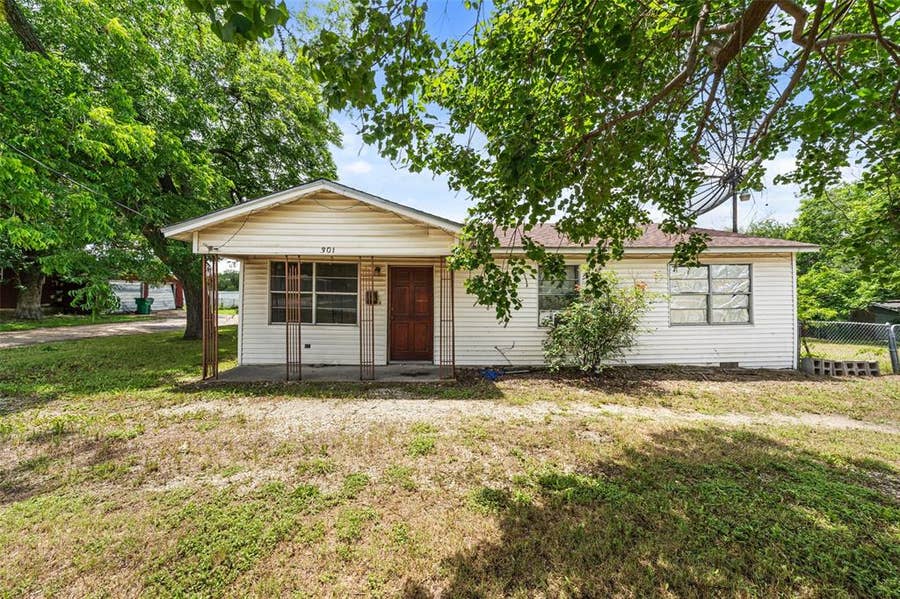 Property photo for 301 N Commerce Street, Mart, TX