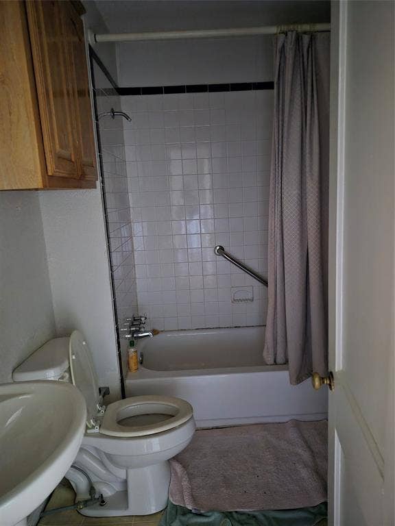 4808 Gurley, Dallas, TX 75223 Bath # 1