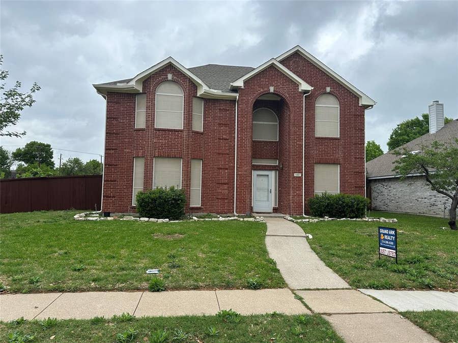 Property photo for 1901 Walters Drive, Plano, TX