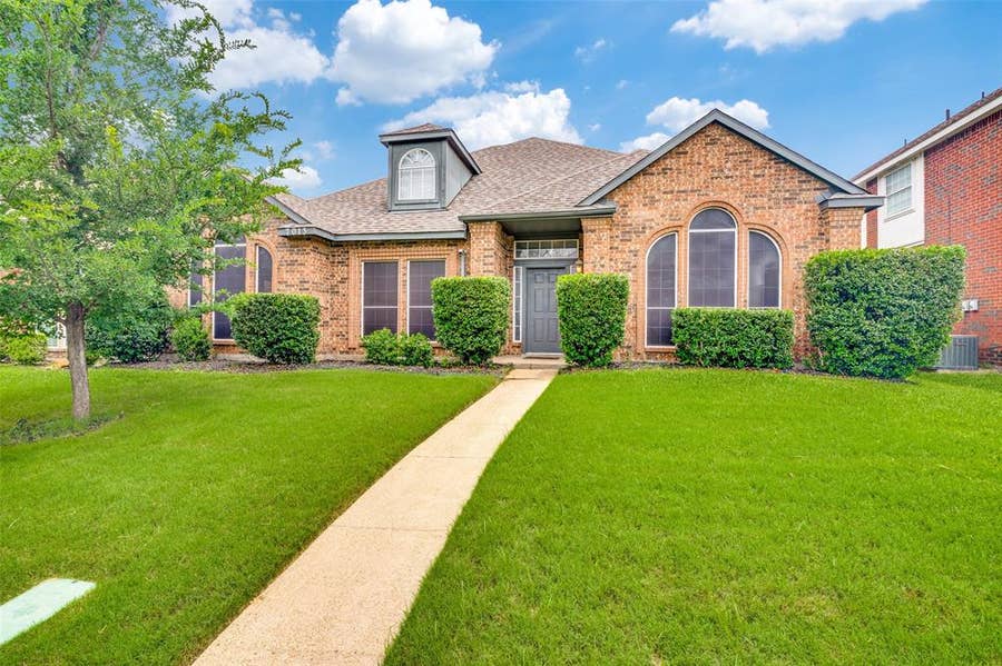 Property photo for 7013 Lo Chalmers Lane, Garland, TX