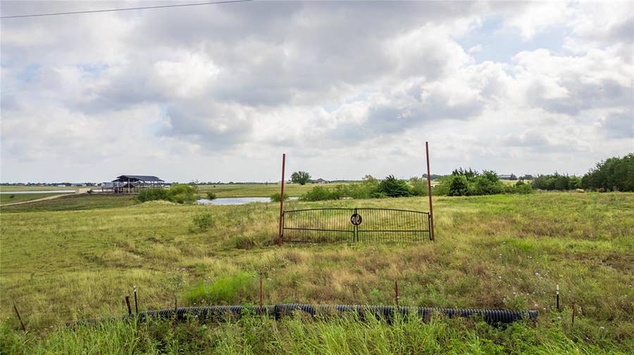Property photo for 340 Stevens Road, Ennis, TX