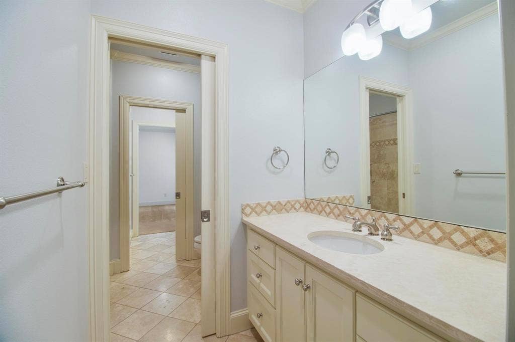 3025 Stonegate Boulevard, Tyler, TX 75703 3025 Stonegate Boulevard, Tyler, TX 75703
