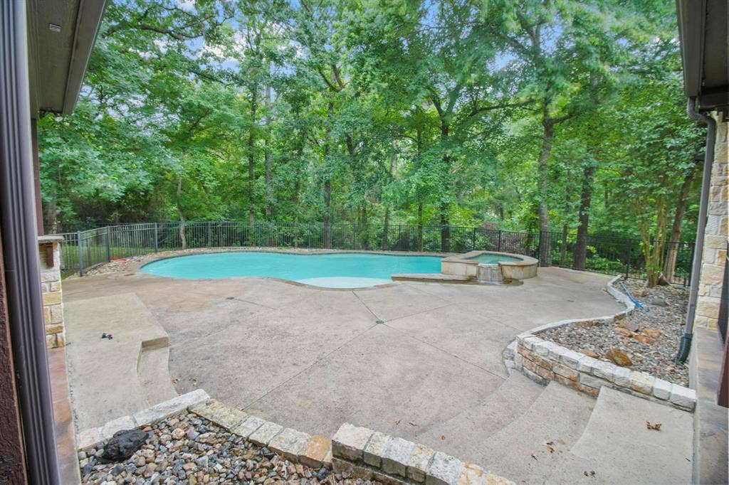 3025 Stonegate Boulevard, Tyler, TX 75703 3025 Stonegate Boulevard, Tyler, TX 75703