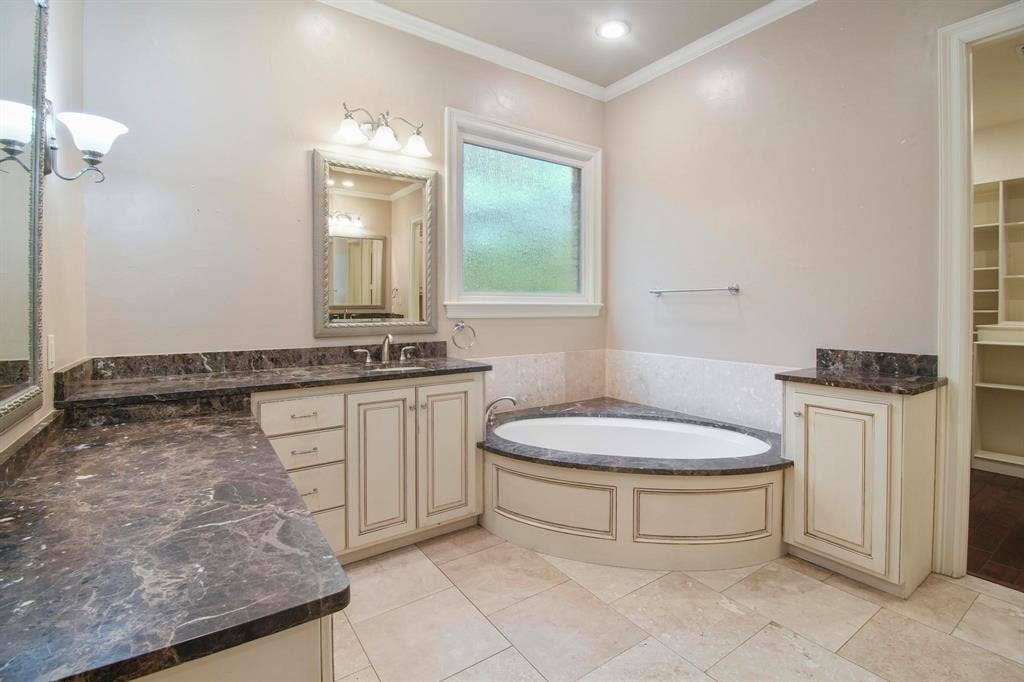 3025 Stonegate Boulevard, Tyler, TX 75703 3025 Stonegate Boulevard, Tyler, TX 75703