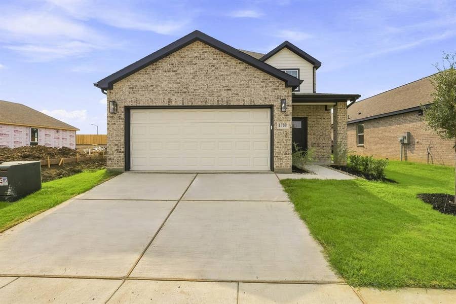 Property photo for 1709 Romans Road, Ennis, TX