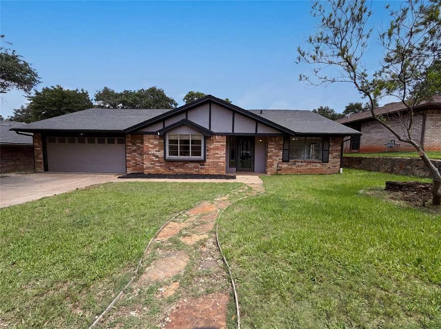 Property photo for 5719 Stage Line Drive, Arlington, TX