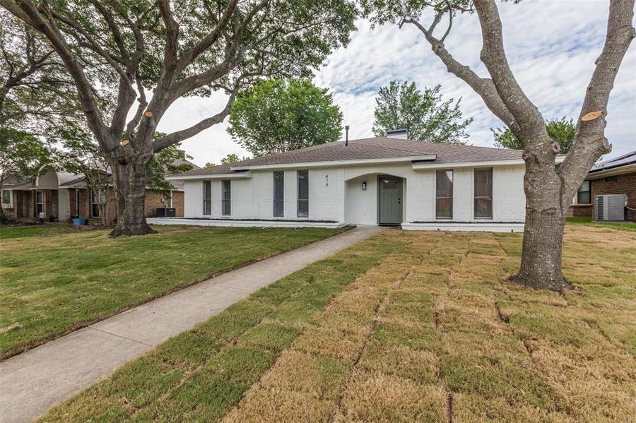 Property photo for 418 Dinalynn Street, Mesquite, TX
