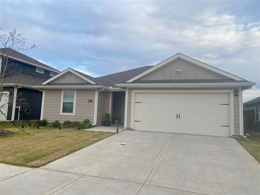 Property photo for 6413 Shoreline Lane, Princeton, TX
