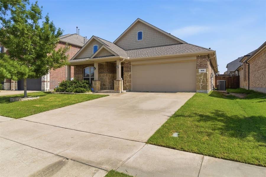 Property photo for 909 Black Hawk Drive, Princeton, TX
