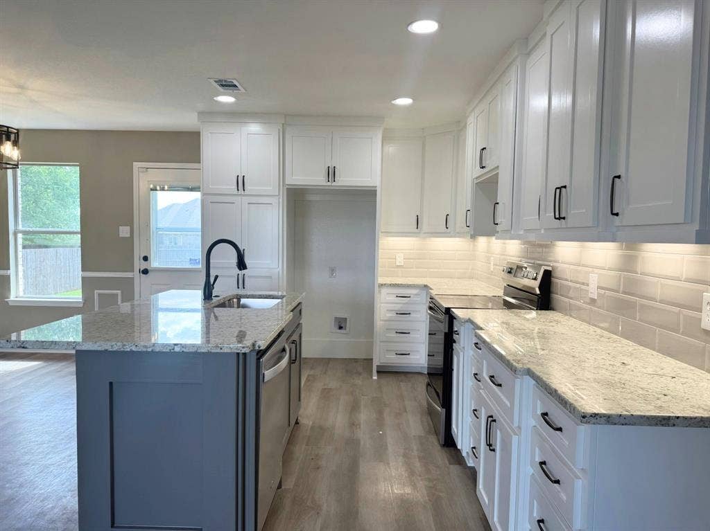 3000 Meandering Way, Granbury, TX 76049 3000 Meandering Way, Granbury, TX 76049