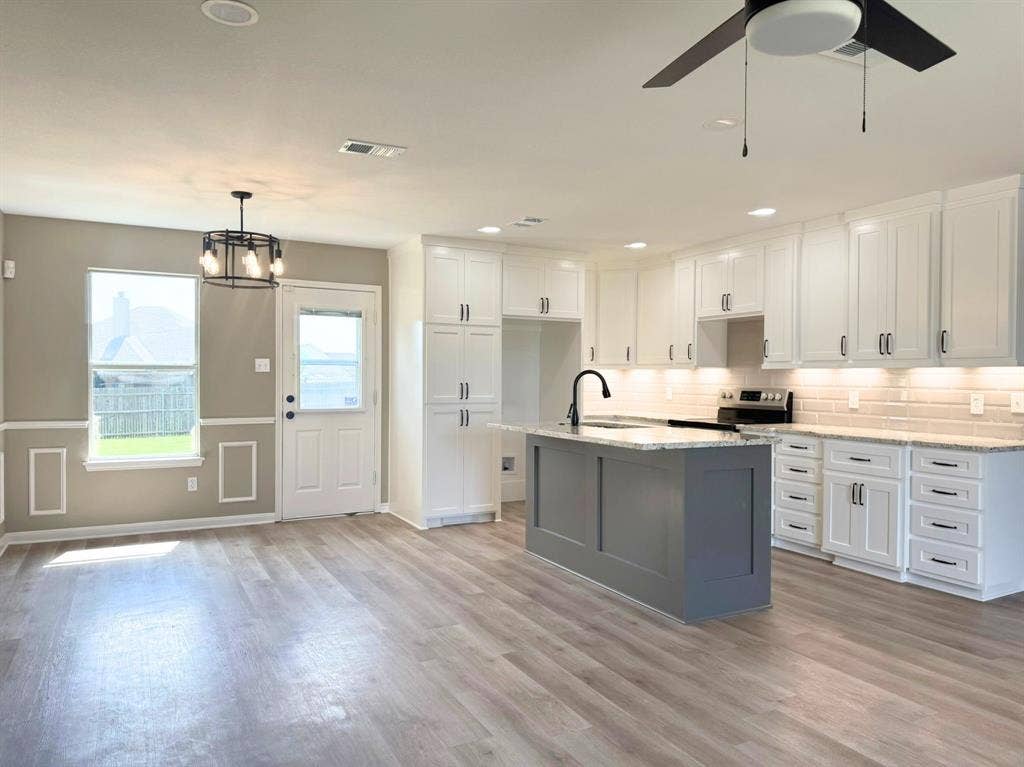 3000 Meandering Way, Granbury, TX 76049 3000 Meandering Way, Granbury, TX 76049