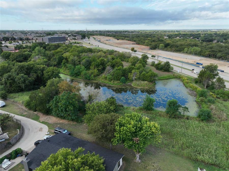 Property photo for 4550 Lakeridge, Grand Prairie, TX