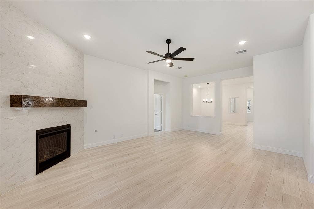 1621 Community Drive, Cedar Hill, TX 75104 1621 Community Drive, Cedar Hill, TX 75104