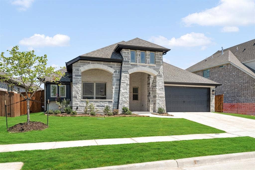 1621 Community Drive, Cedar Hill, TX 75104 1621 Community Drive, Cedar Hill, TX 75104