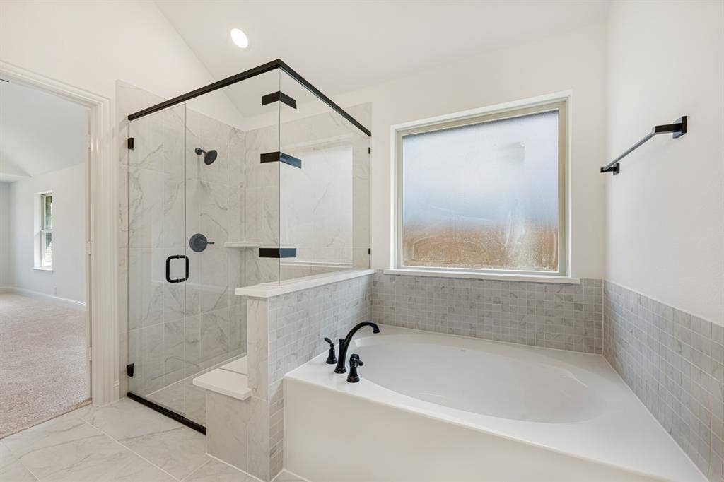 1621 Community Drive, Cedar Hill, TX 75104 1621 Community Drive, Cedar Hill, TX 75104