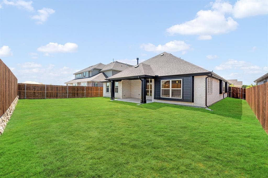 1621 Community Drive, Cedar Hill, TX 75104 1621 Community Drive, Cedar Hill, TX 75104