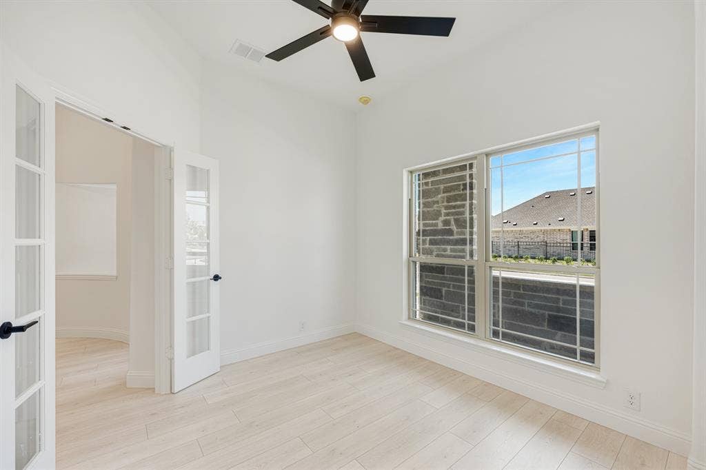 1621 Community Drive, Cedar Hill, TX 75104 1621 Community Drive, Cedar Hill, TX 75104
