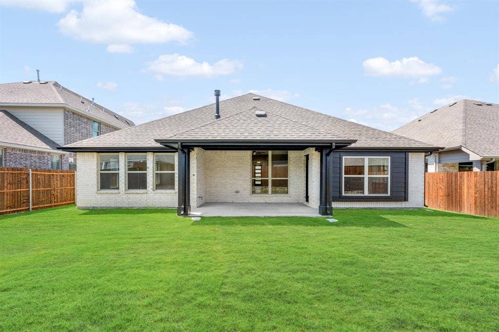 1621 Community Drive, Cedar Hill, TX 75104 1621 Community Drive, Cedar Hill, TX 75104