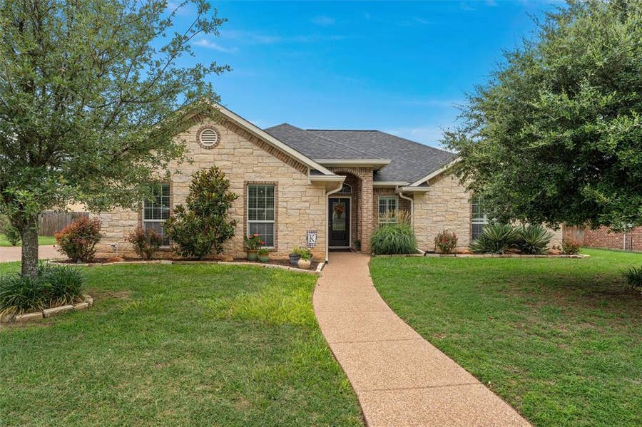 Property photo for 929 Princess Diana Drive, Waco, TX