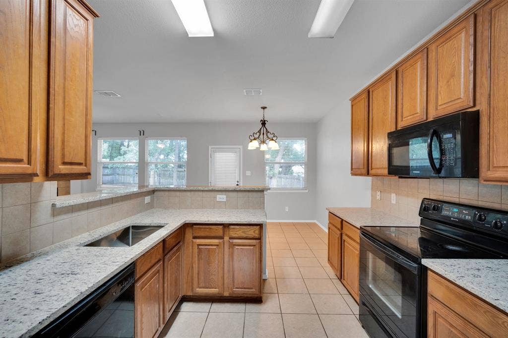 708 Hummingbird Trail, Crowley, TX 76036 708 Hummingbird Trail, Crowley, TX 76036