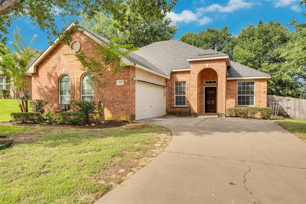708 Hummingbird Trail, Crowley, TX 76036 708 Hummingbird Trail, Crowley, TX 76036
