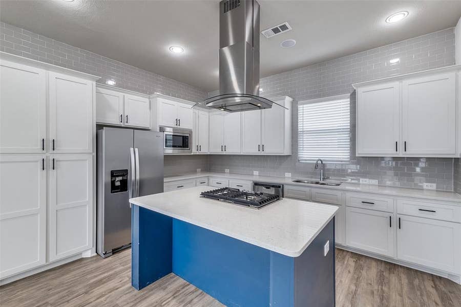 Property photo for 2633 La Altura Lane, Dallas, TX