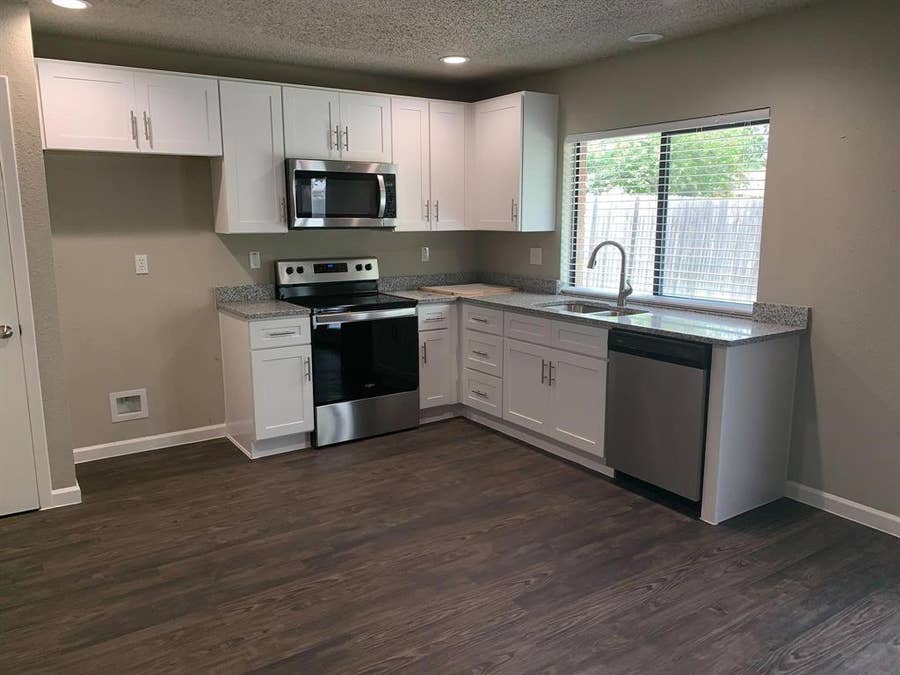 Property photo for 406 E Springdale Lane, Grand Prairie, TX