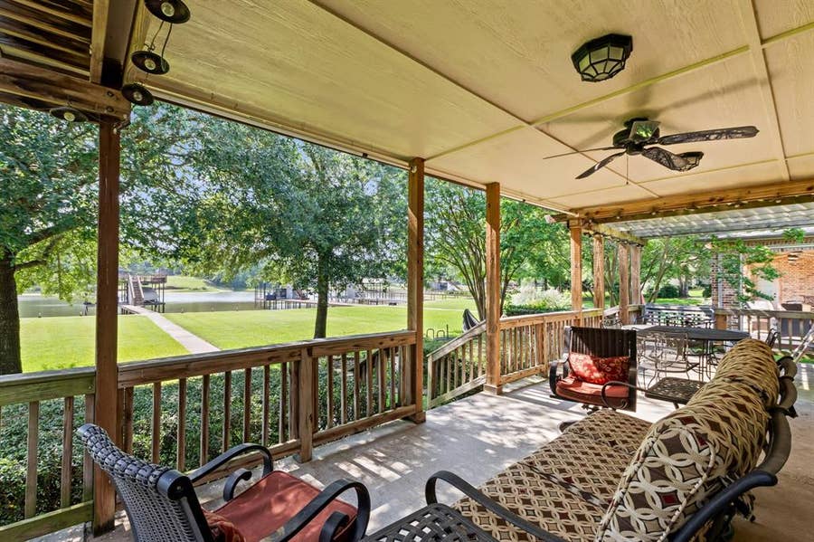 Property photo for 194 Bushwhacker Drive, Mabank, TX