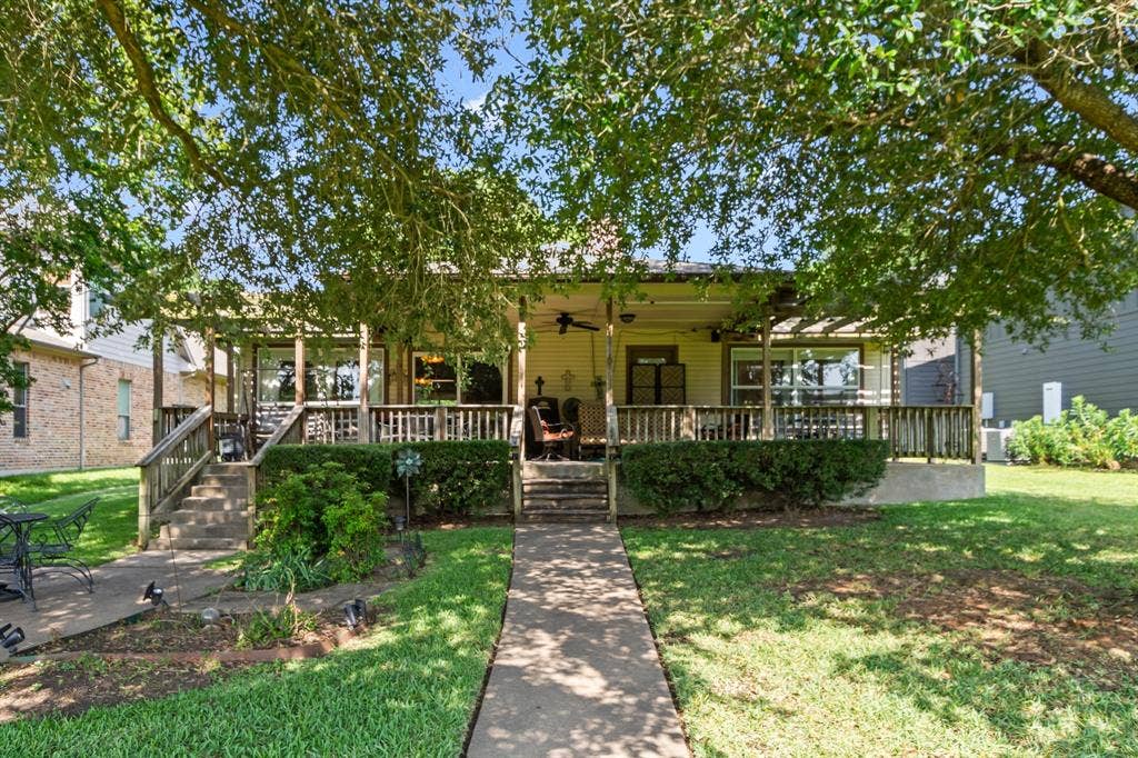 194 Bushwhacker Drive, Mabank, TX 75156 194 Bushwhacker Drive, Mabank, TX 75156