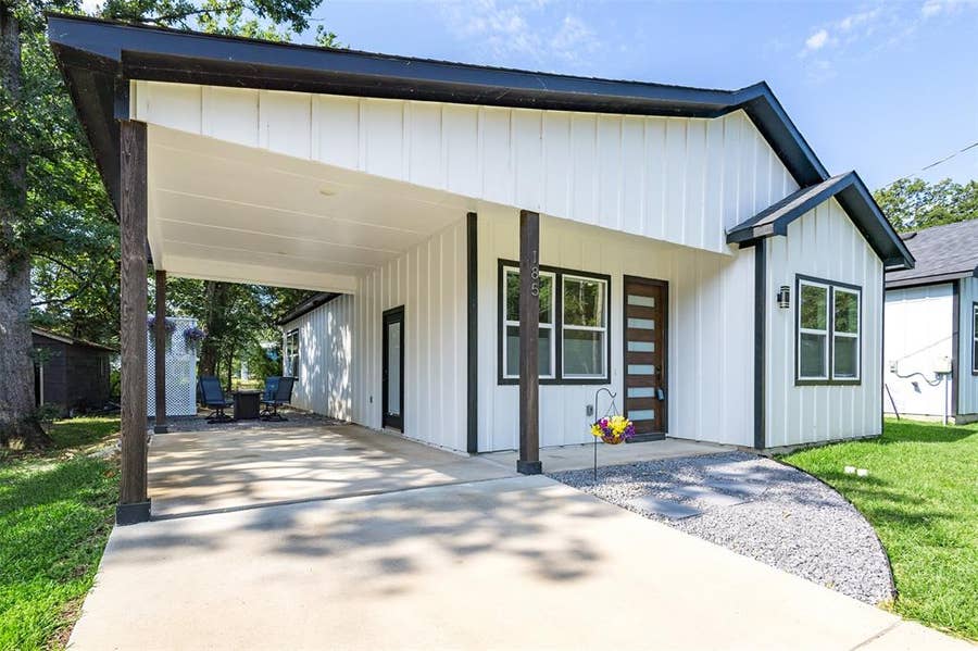 Property photo for 185 Barcelona Street, Payne Springs, TX
