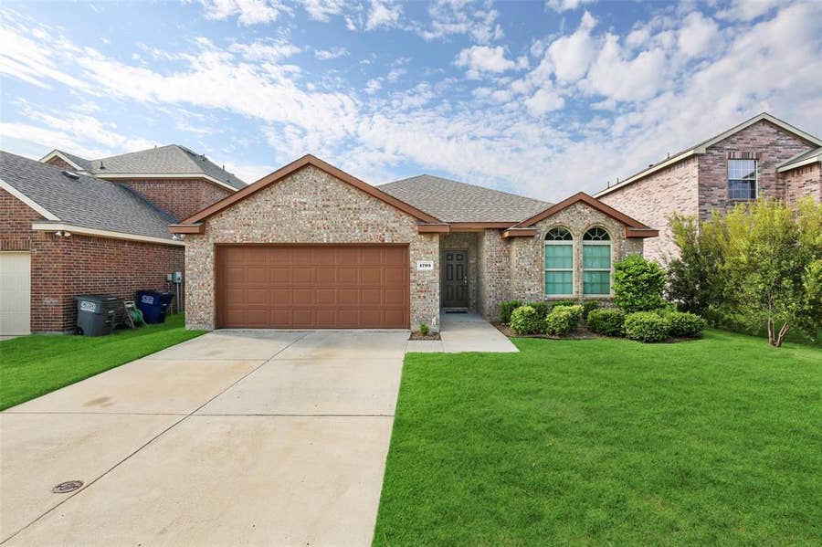 Property photo for 1703 Twin Hills Way, Princeton, TX