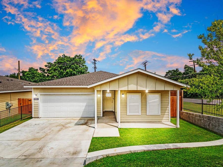 Property photo for 2963 Simpson Stuart Road, Dallas, TX