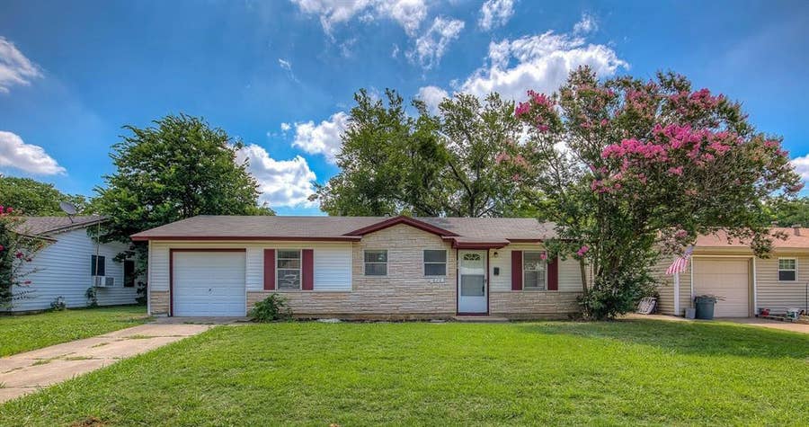 Property photo for 820 Collin Drive, Euless, TX