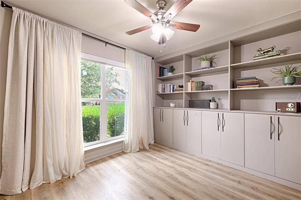 2926 Kathleen Lane, Euless, TX 76039 2926 Kathleen Lane, Euless, TX 76039