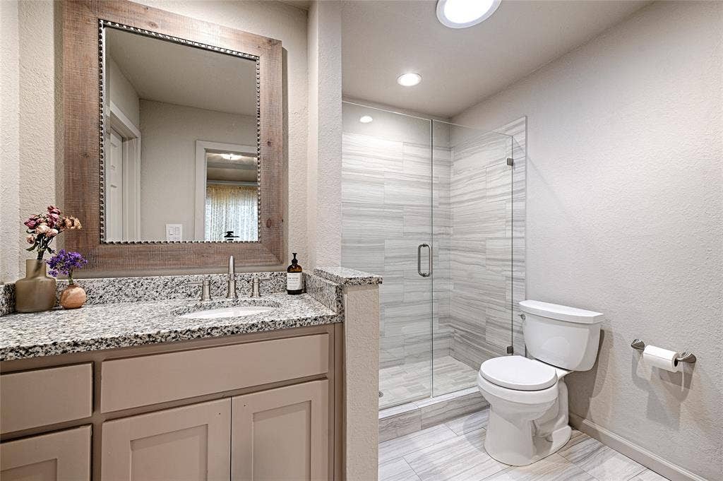 2926 Kathleen Lane, Euless, TX 76039 2926 Kathleen Lane, Euless, TX 76039
