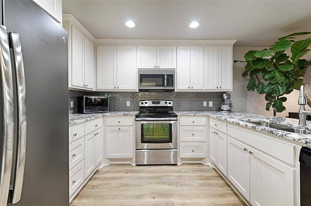 2926 Kathleen Lane, Euless, TX 76039 2926 Kathleen Lane, Euless, TX 76039