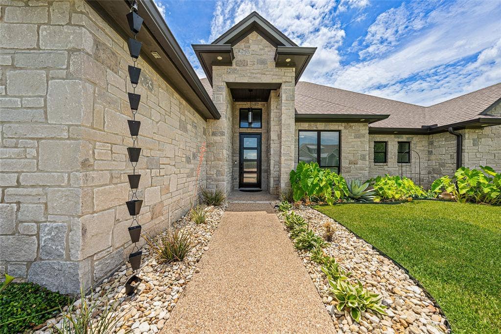 104 Chalet Lane, Waco, TX 76712