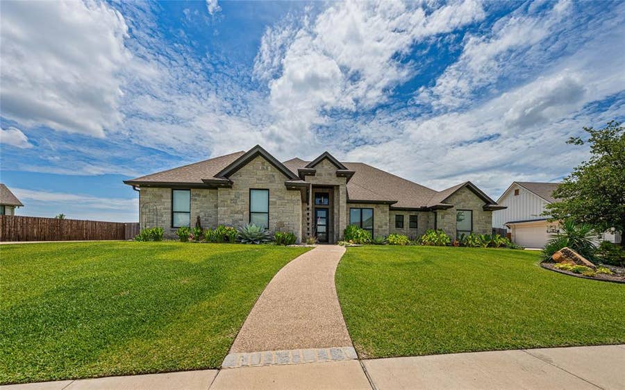 Property photo for 104 Chalet Lane, Waco, TX