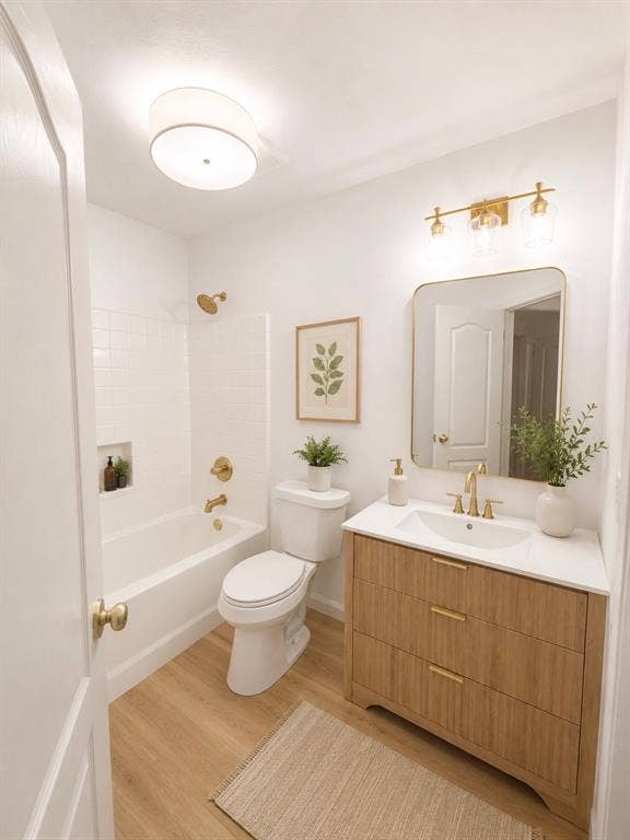 706 Crenshaw Drive, Cedar Hill, TX 75104 Guest Bathroom