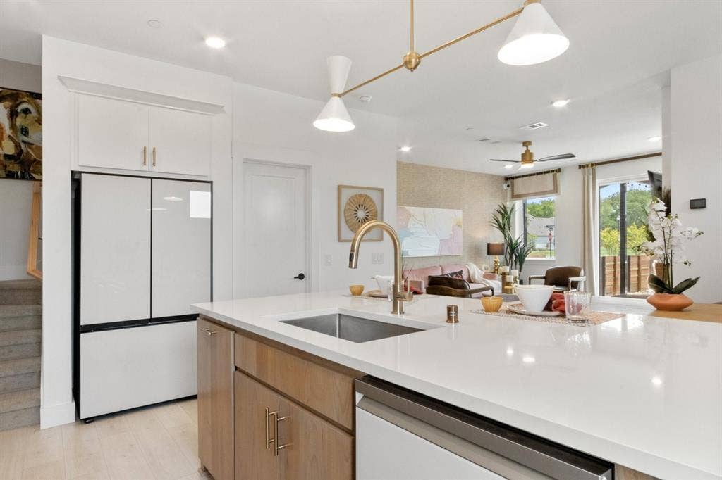 1805 Parkview Drive, Melissa, TX 75454 015-1805ParkviewDrive-Melissa-TX-75454-Kitchen.jpg-SMALL