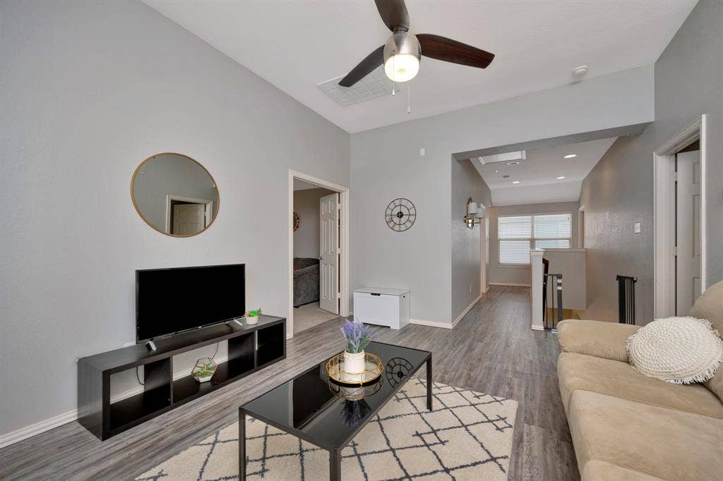 3104 Barkwood Drive, McKinney, TX 75071 Upstairs Living Room